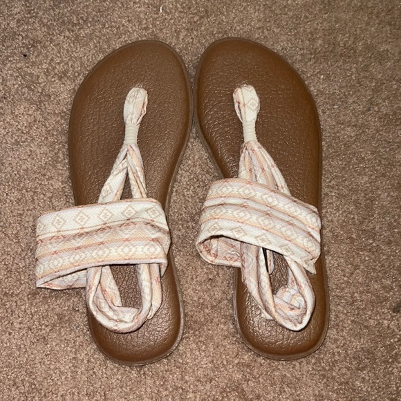 Sanuk Shoes - Sanuk’s